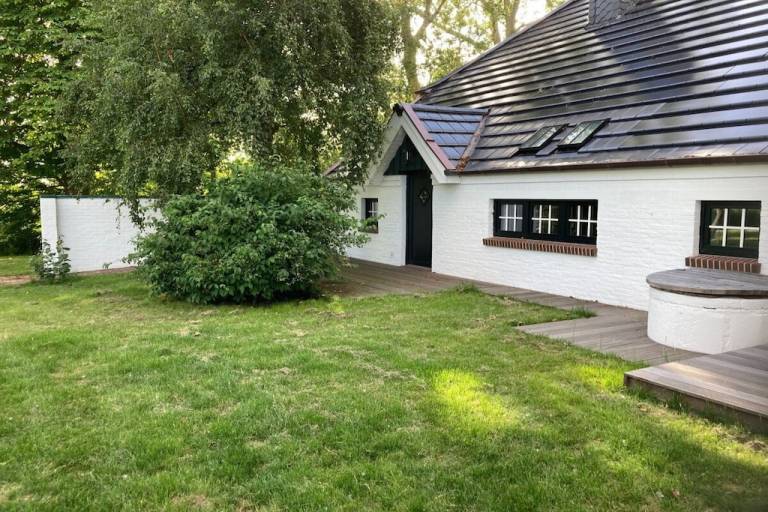 Vacation home with barbeque, sauna & garden | Pet-friendly — photo 2