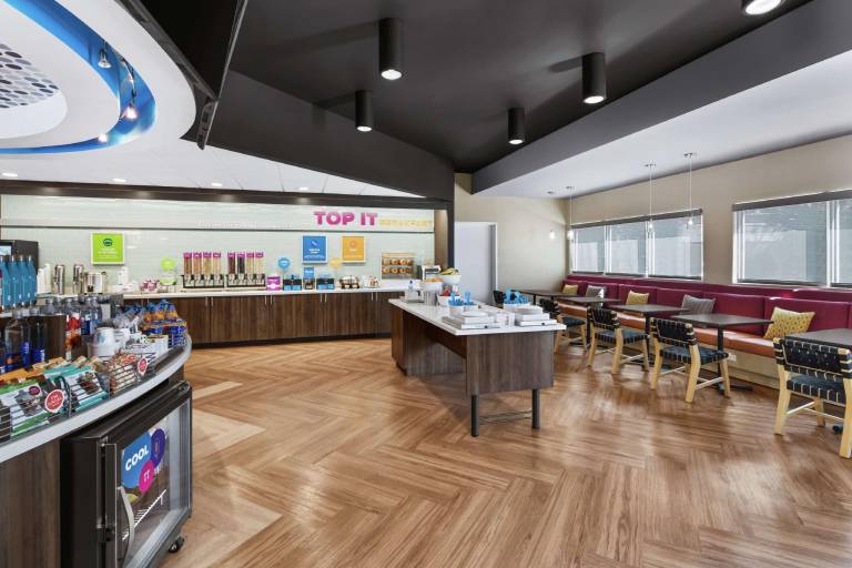 Tru by Hilton Savannah Midtown — photo 5