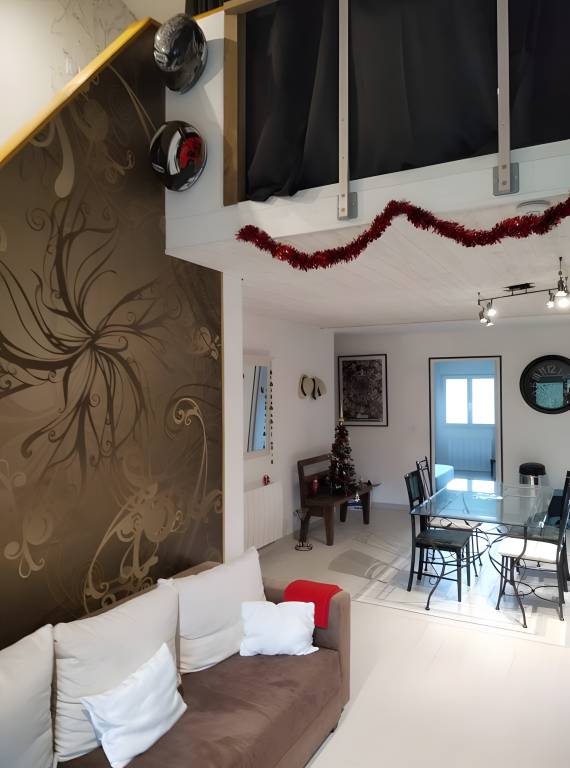 Child-friendly vacation home with pool, yard & terrace | Garden view | Pets allowed — photo 4