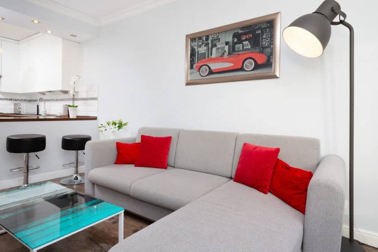Apartment with fast internet | Close to Palace of Culture and Science — photo 4