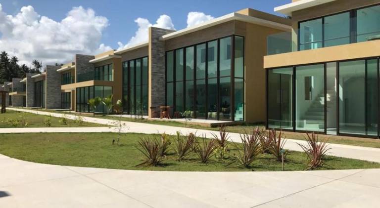Vacation home with pool — photo 3