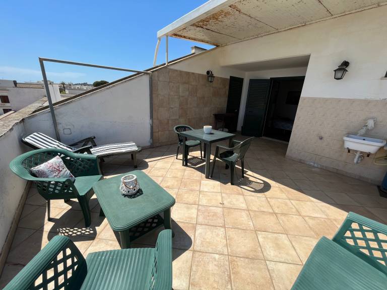 Apartment 'Monolocale Giorgia' with Sea View, Private Terrace and Air Conditioning — photo 5
