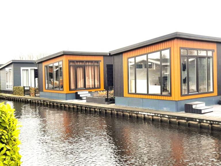 Wasserchalet in Giethoorn modern eingerichtet