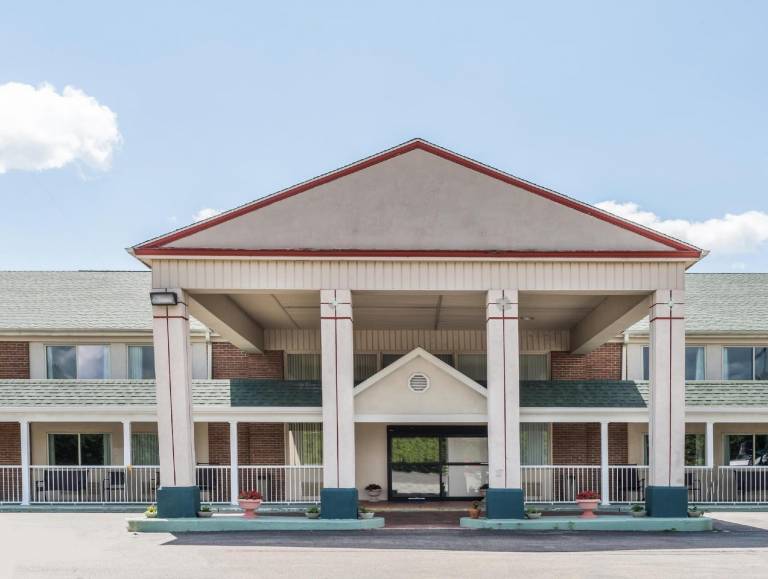 Days Inn by Wyndham Columbus IN in Columbus, IN