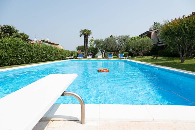 Holiday apartment with patio, garden & pool in Lazise