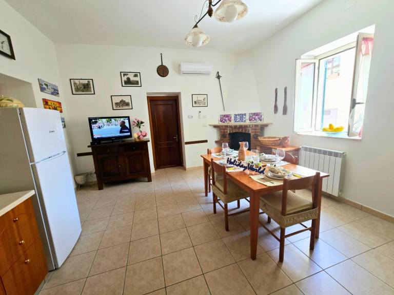 Apartment with 2 rooms for 4 persons — photo 3