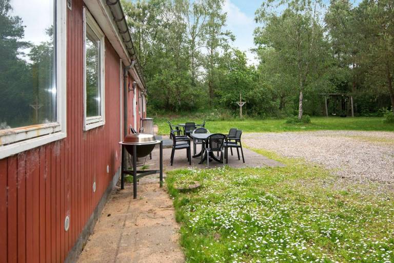 Vacation home with patio, BBQ & sauna in Herning