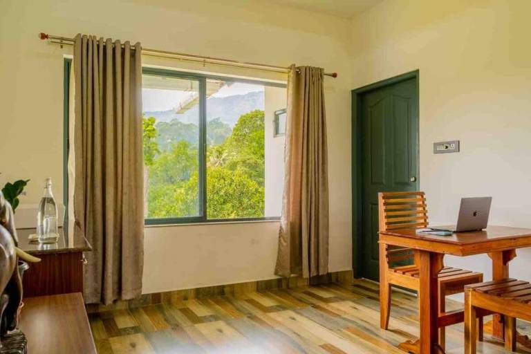 Rental apartment with garden in Udumbanchola