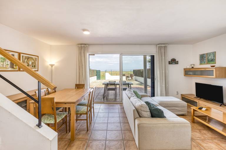 Oasis Premium Costa Brava – Apartment with Garden, Pool, and Beach 50 m Away — photo 4