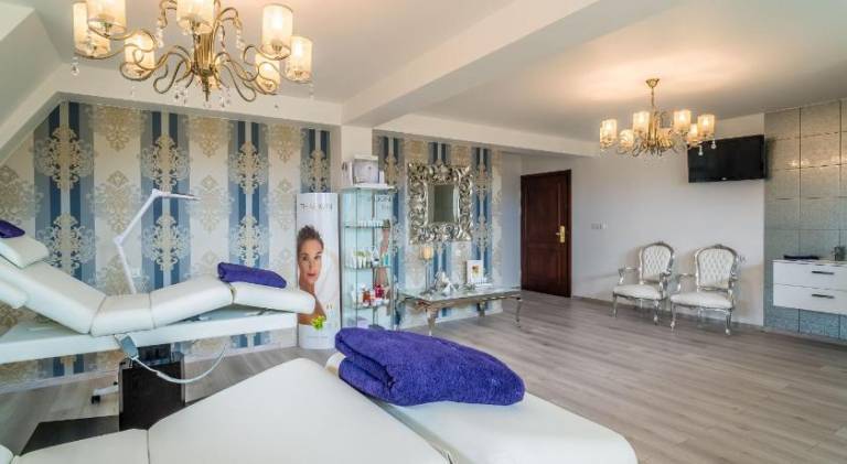 Serviced apartment with pool, yard & jacuzzi | Pets are welcome — photo 2