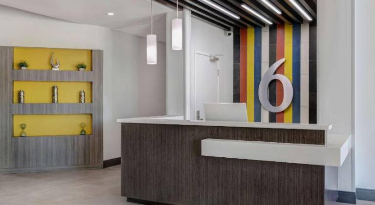 Motel 6 Dallas, TX - Methodist Charlton Medical Ctr. — photo 3