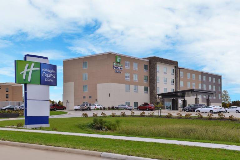 Holiday Inn Express & Suites Marshalltown By IHG