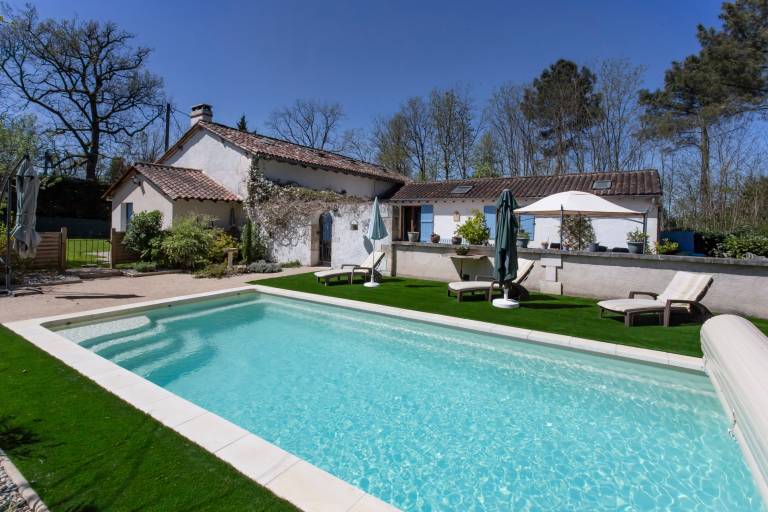 La Petite Maison d Allemans Piscine Jardin