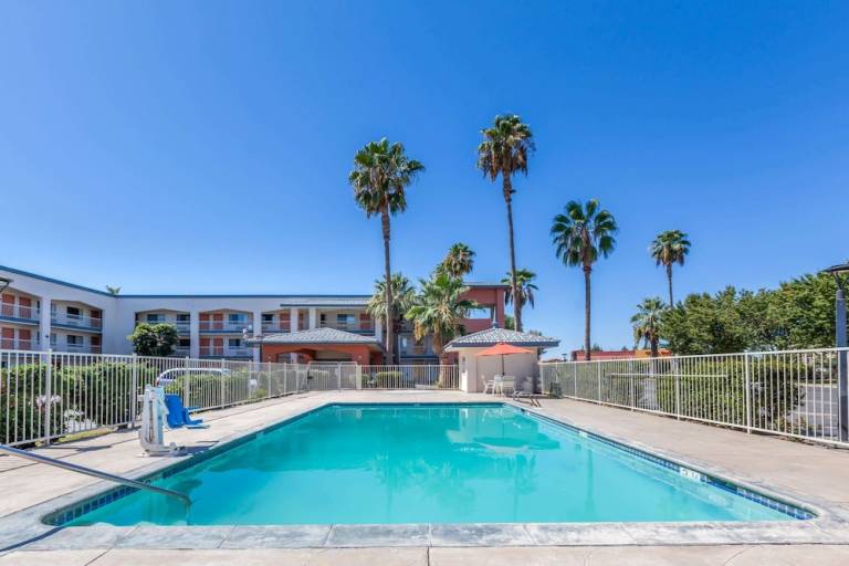 Motel West Park Community