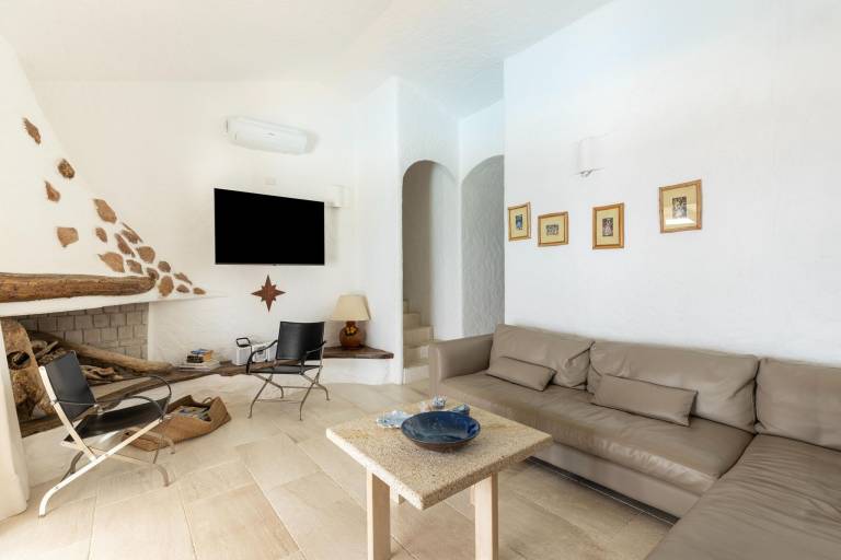 Fully equipped villa with private pool, grill & yard | Pet-friendly — photo 2