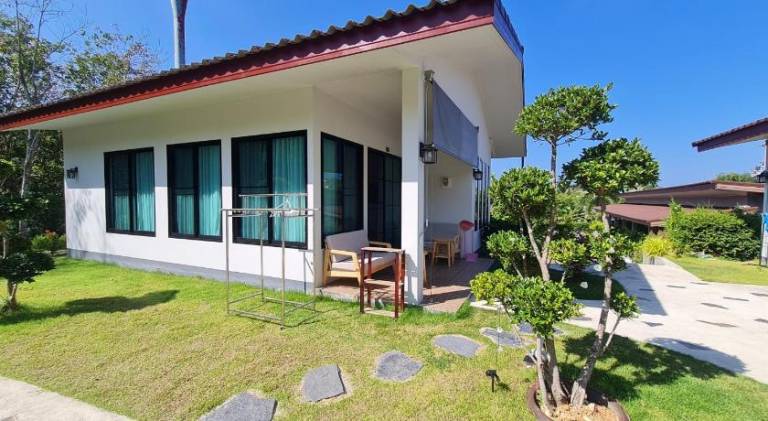 Vacation home with pool — photo 5