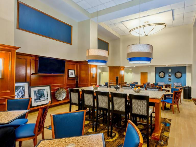 Hampton Inn & Suites ATL-Six Flags — photo 4