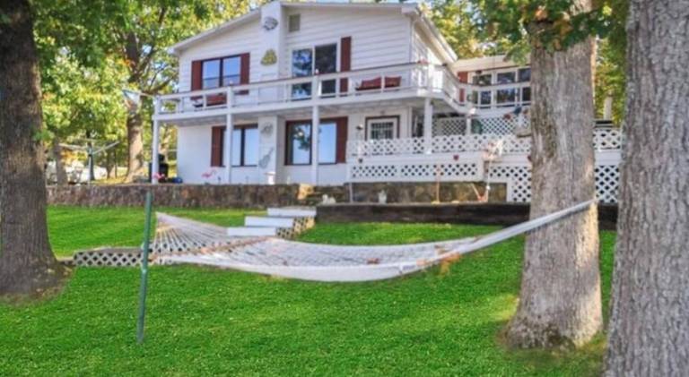Vacation home with jacuzzi in Lake Ozark, MO