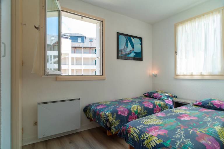 Rental apartment with patio — photo 4