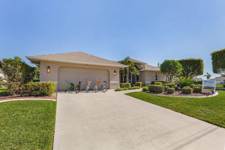 Stunning Waterfront Oasis - Bikes, Kayaks, Pool & Spa, and much more! - Villa X-Ta-Sea - Roelens — photo 5
