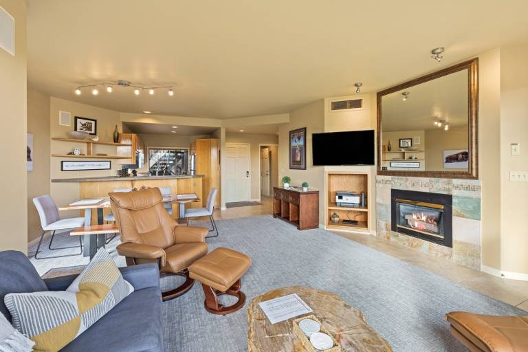 Child-friendly pleasant condo with pool & patio | Pet-friendly — photo 2