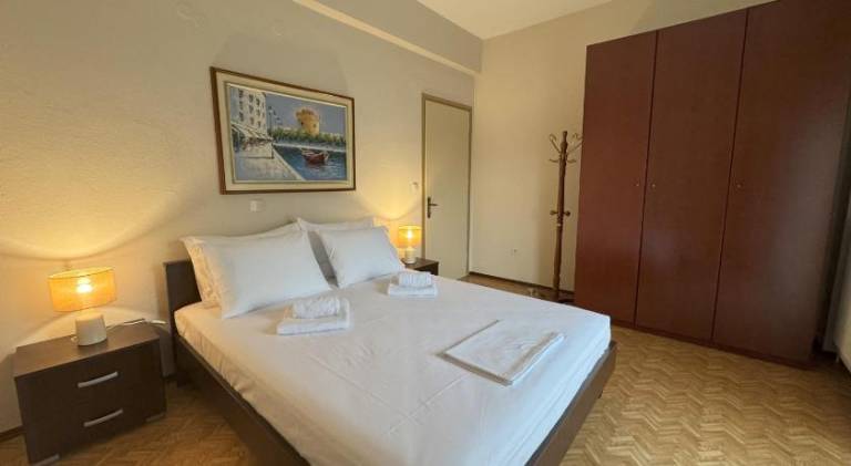 Rental apartment with patio & barbecue in Kavala