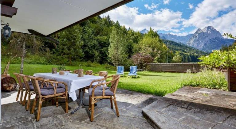 Holiday apartment with pool, jacuzzi & patio | Good for workation | Pets allowed — photo 5