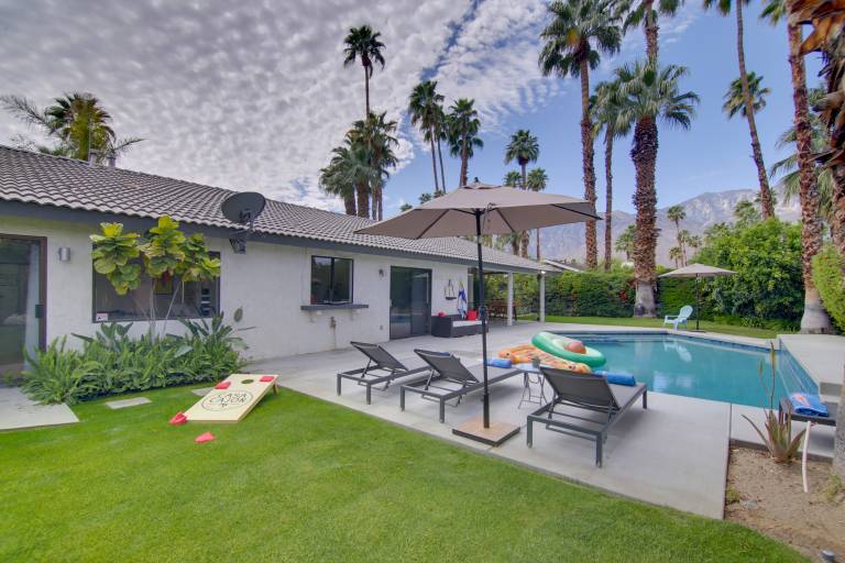 Covered Patio Pool & Games Home in Palm Springs