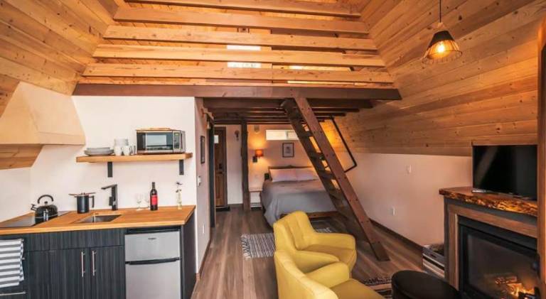 House with 1 room for 4 persons in Stevenson, WA