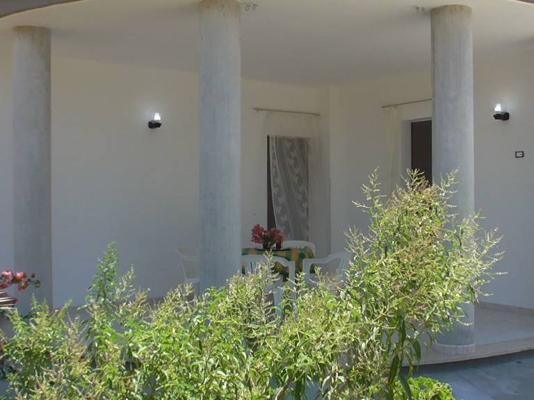 Vacation home with grill & yard | Pets are welcome — photo 3