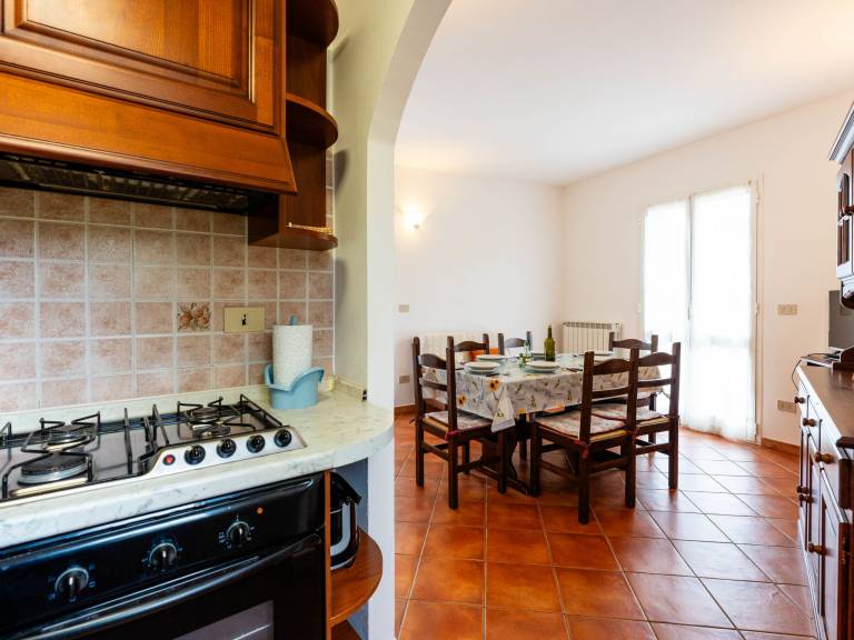 Holiday apartment with garden, pool & grill — photo 3