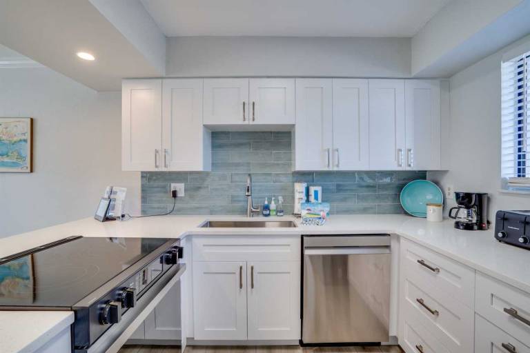 Fully equipped wonderful condo with BBQ & pool | Next to the beach | Pet-friendly — photo 5