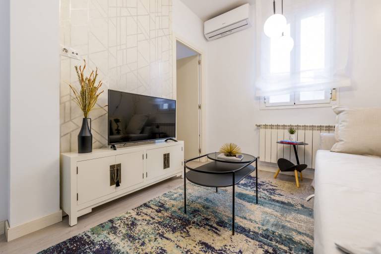 Apartment with garden — photo 3