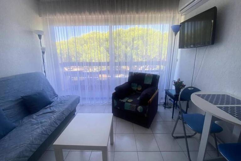 Holiday apartment with terrace & pool | Next to the beach | Pet-friendly — photo 3