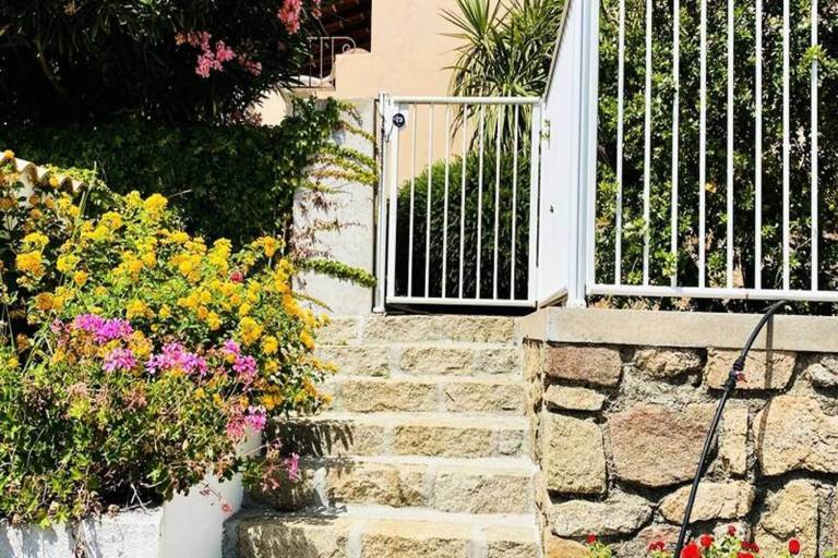 Rental apartment with pool, patio & barbecue | Pet-friendly — photo 3