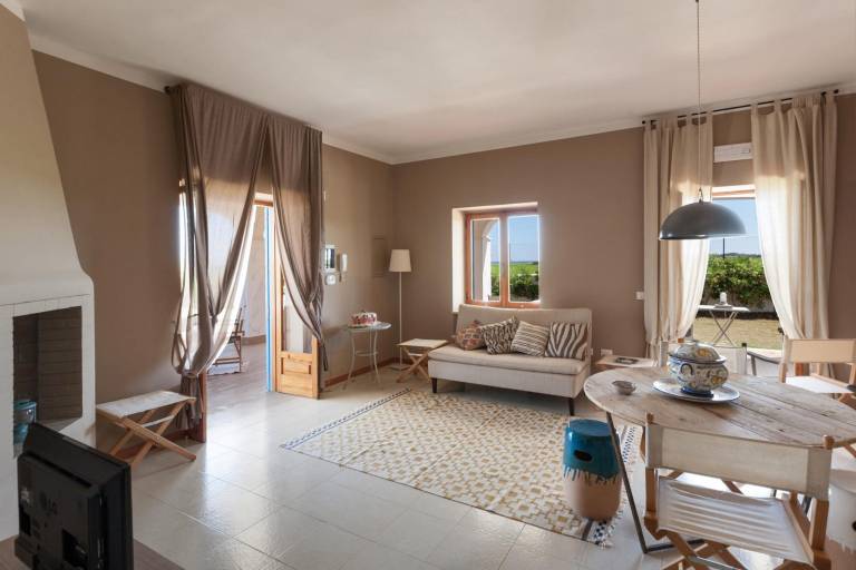 Beachfront Puglia Villa Villetta Piramo Direct Access to the Sea View — photo 2