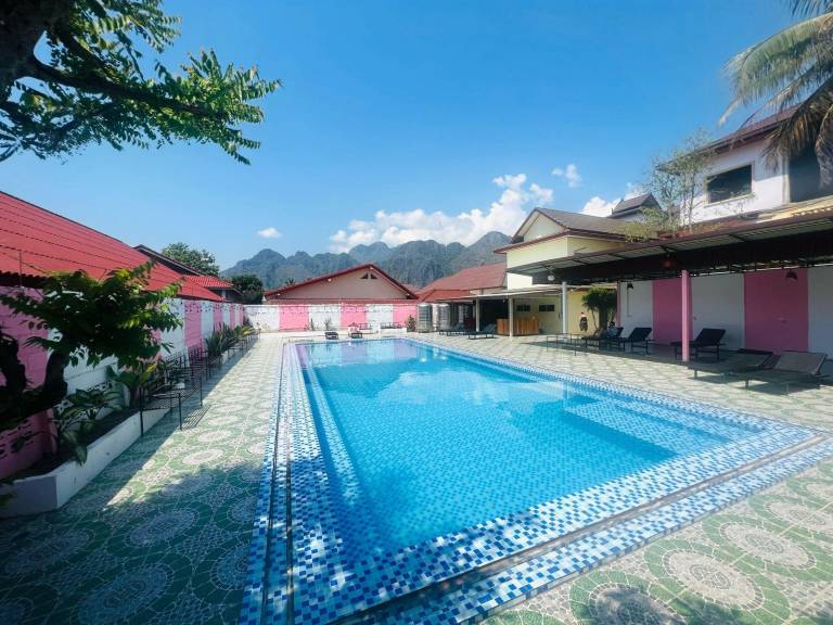 Khampaseuth Hotel in Vang