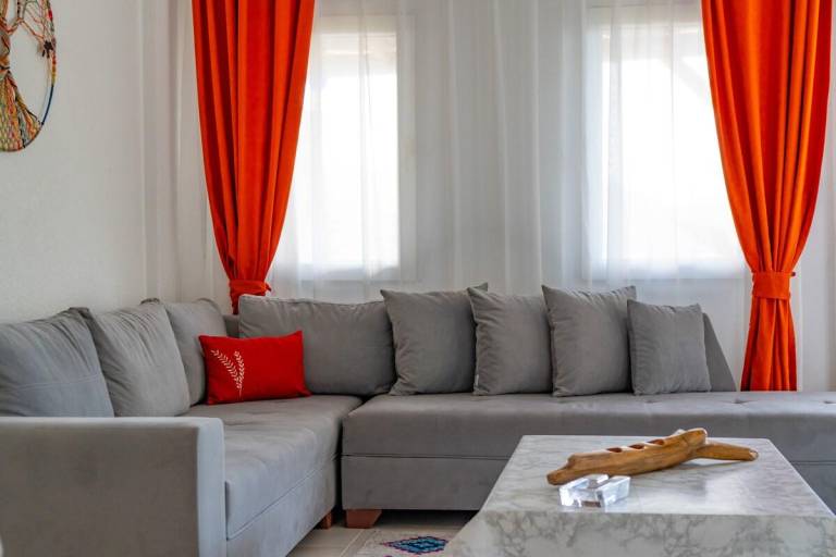 Fully equipped house with garden, barbecue & pool | Suitable for remote work | Dogs allowed — photo 2