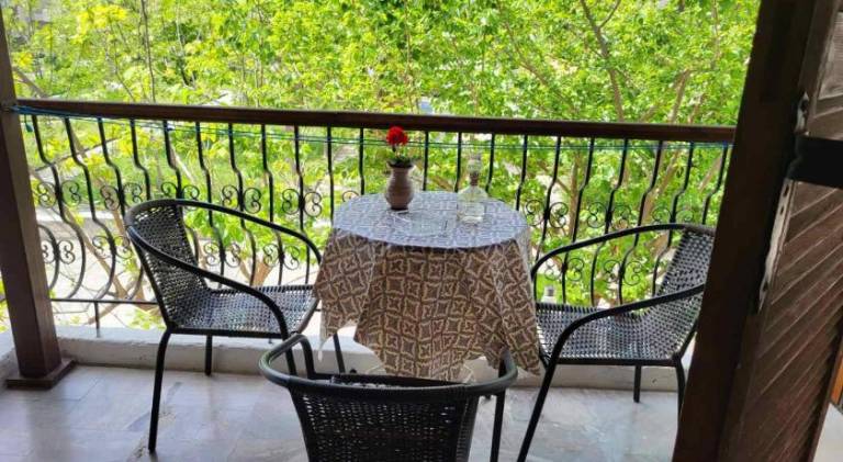 Serviced apartment with garden & terrace — photo 5