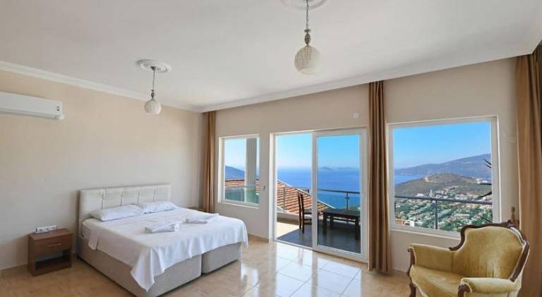 Fully equipped villa with grill, private pool & terrace | Perfect for remote work | Pets allowed — photo 2