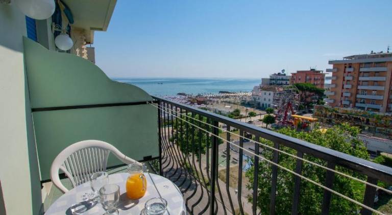 Hotel Bristol - a 30 mt dalla spiaggia — photo 3