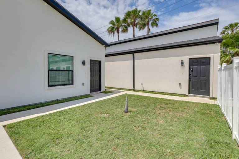 Walkable Studio w/ Pool in South Padre Island! — photo 3