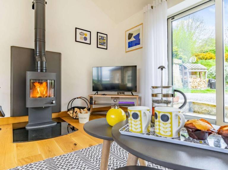 Fully equipped cottage with yard | Pet-friendly — photo 3