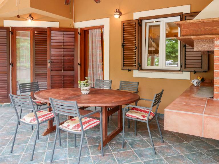 Vacation home with private pool, garden & BBQ — photo 4