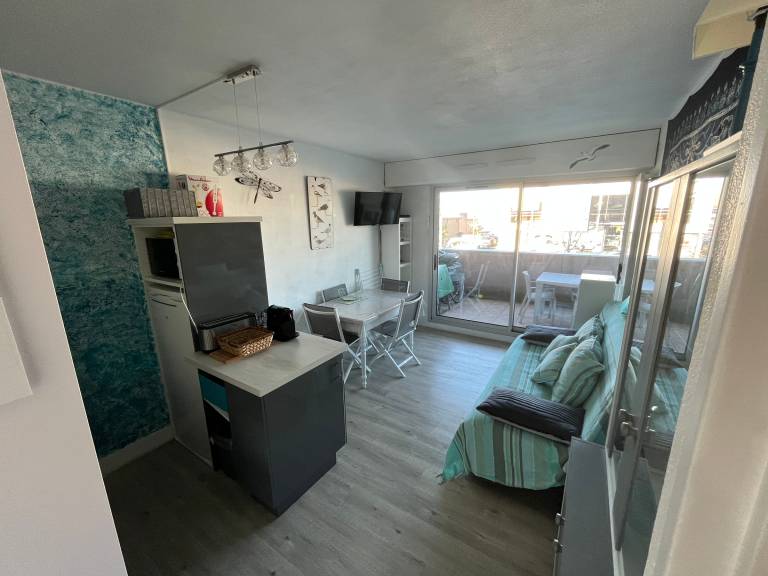 Apartment with 1 room for 4 persons — photo 4