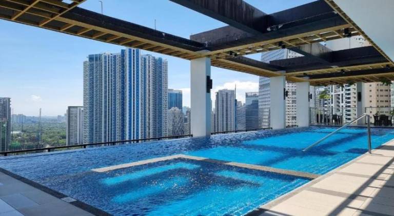 Modern 1BR Executive Suite l Best City View of BGC l The Residences BCCT — photo 3