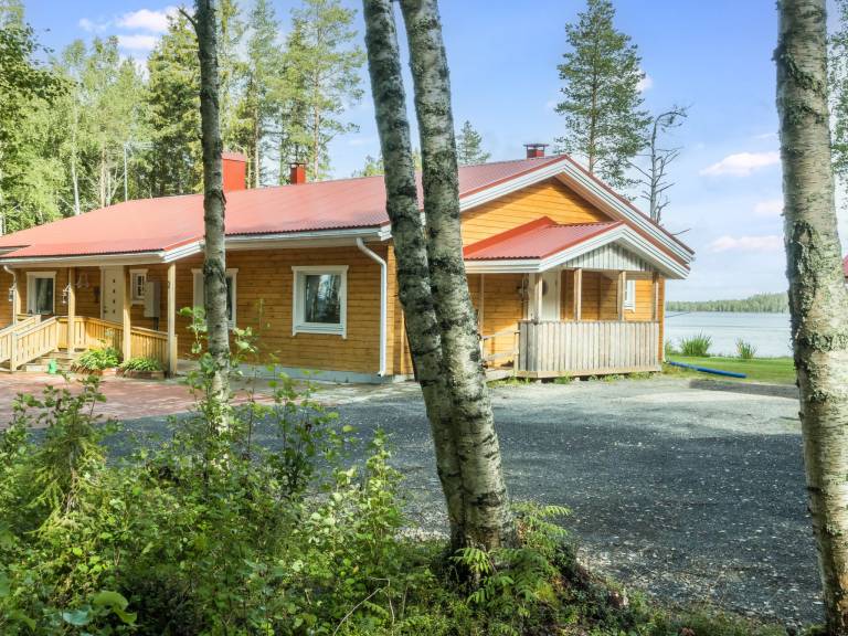 House with terrace & sauna in Rovaniemi