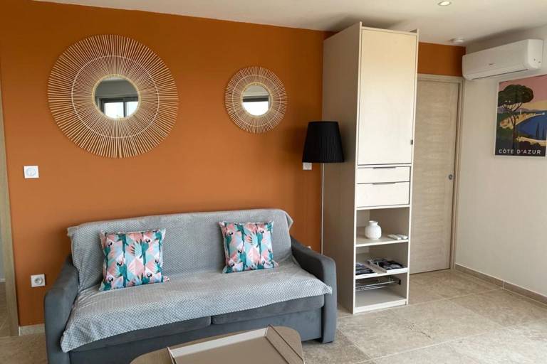 35m2 Sea View with Terrace beach by walk — photo 4