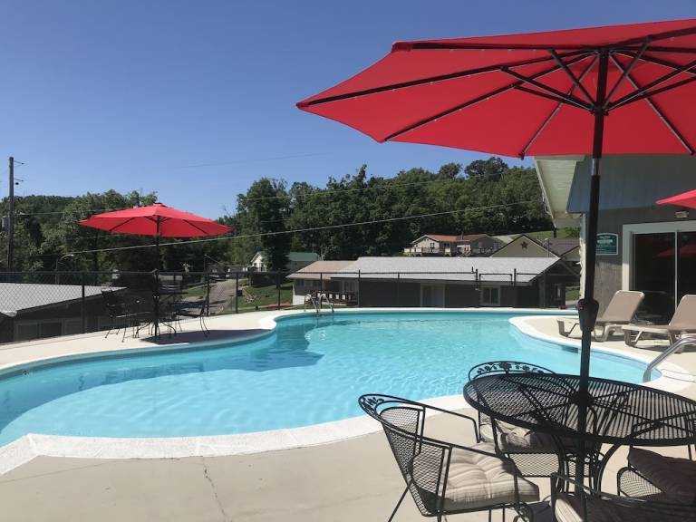 Cabin Lake Ozark