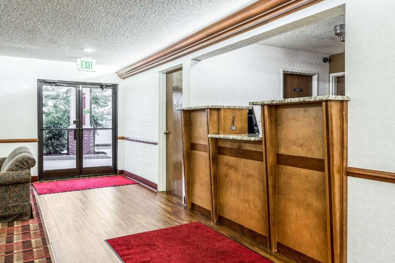 Econo Lodge Shelbyville — photo 5